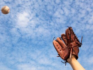 Guide on how to select a good baseball glove