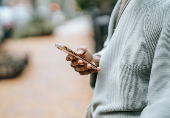 pexels-tim-samuel-5838215