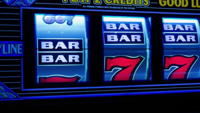 Slots vs. Table Games: Where to Find the Coolest Bonuses in Canada