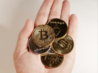 Beyond Bitcoin: The Ideal Altcoins for Online Gambling