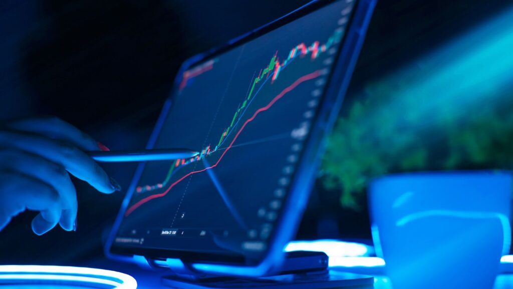 Which is More Effective for Sustained Trading Success: Manual or Automated Forex Signals?